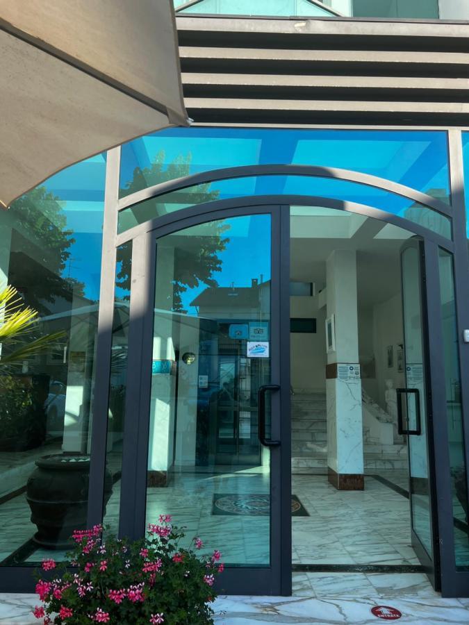 Hotel Trieste Riccione Zewnętrze zdjęcie